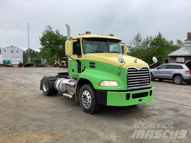 Mack CXU612 Conventional Trucks / Tractor Trucks