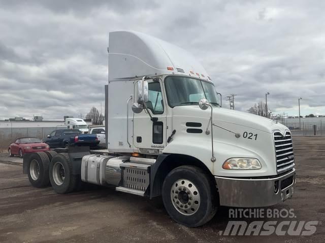 Mack CXU613 Conventional Trucks / Tractor Trucks