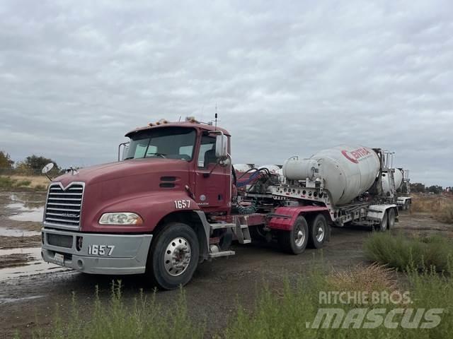 Mack CXU613 Conventional Trucks / Tractor Trucks
