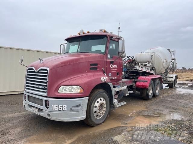 Mack CXU613 Conventional Trucks / Tractor Trucks