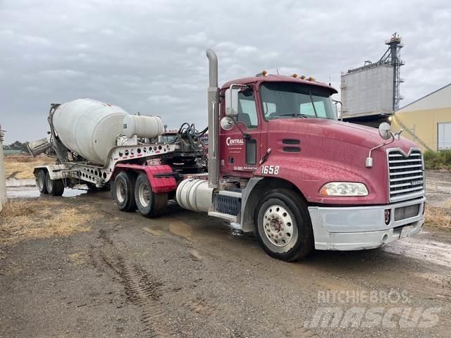 Mack CXU613 Conventional Trucks / Tractor Trucks