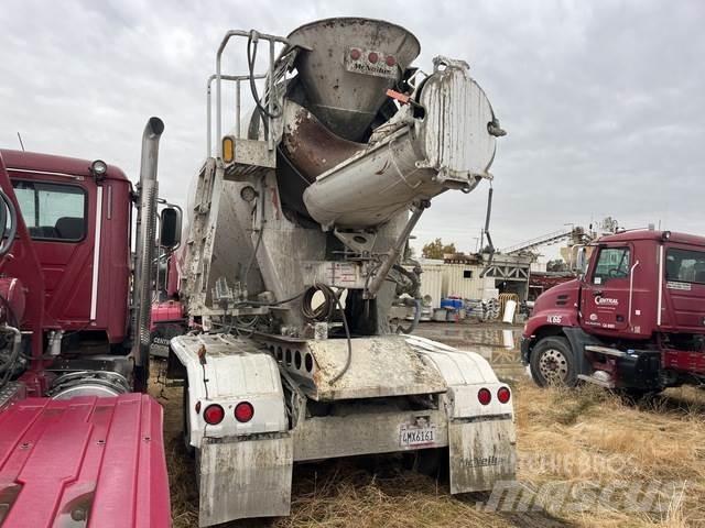 Mack CXU613 Conventional Trucks / Tractor Trucks