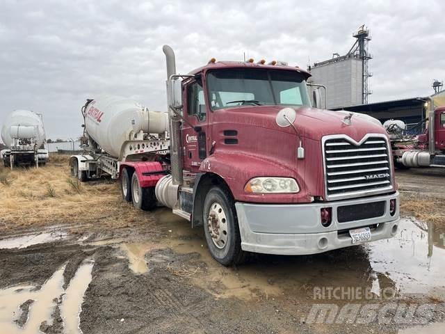 Mack CXU613 Conventional Trucks / Tractor Trucks