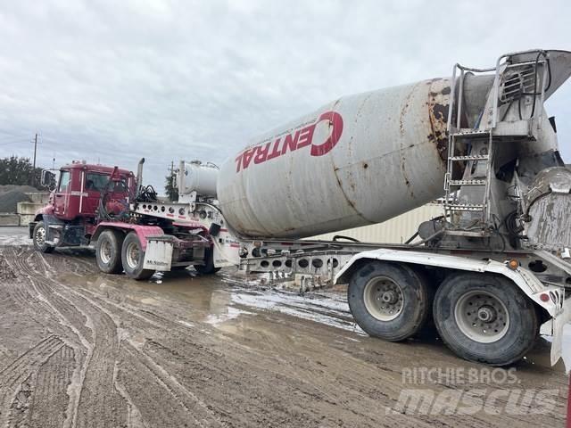 Mack CXU613 Conventional Trucks / Tractor Trucks