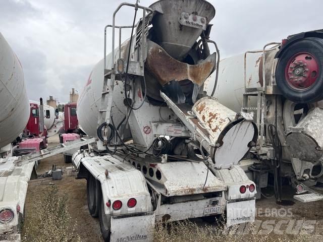 Mack CXU613 Conventional Trucks / Tractor Trucks