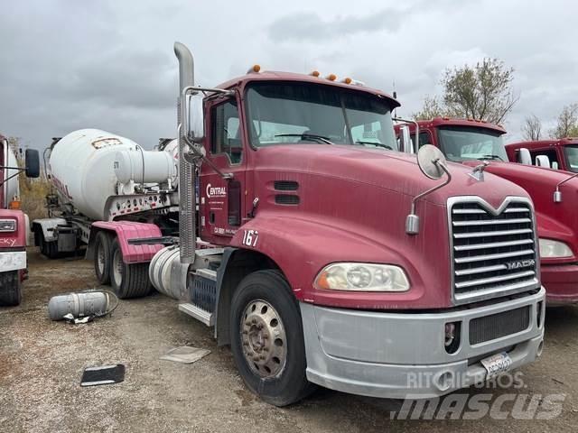 Mack CXU613 Conventional Trucks / Tractor Trucks