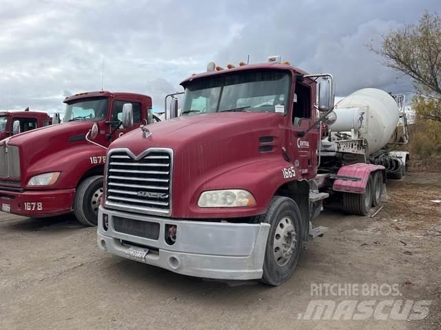 Mack CXU613 Conventional Trucks / Tractor Trucks