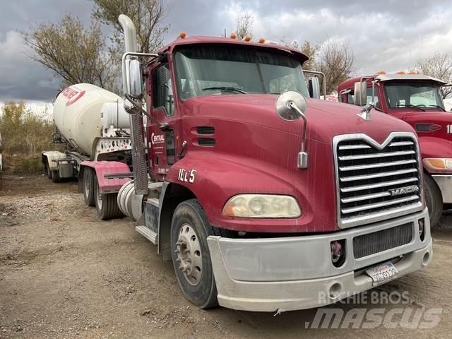 Mack CXU613 Conventional Trucks / Tractor Trucks
