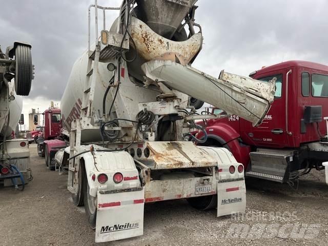 Mack CXU613 Conventional Trucks / Tractor Trucks