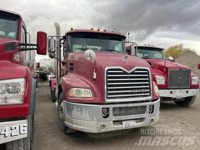 Mack CXU613 Conventional Trucks / Tractor Trucks
