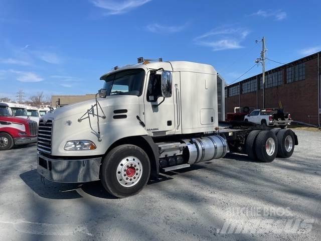 Mack CXU613 Conventional Trucks / Tractor Trucks