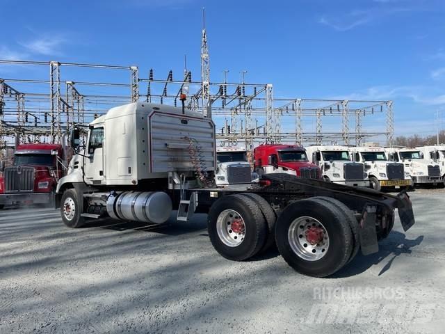 Mack CXU613 Conventional Trucks / Tractor Trucks