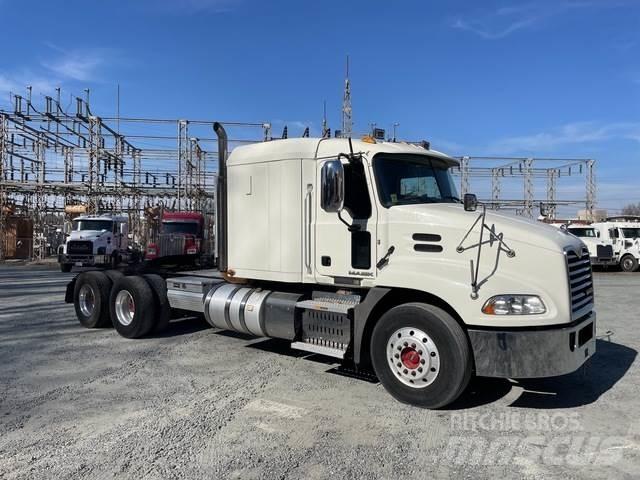 Mack CXU613 Conventional Trucks / Tractor Trucks