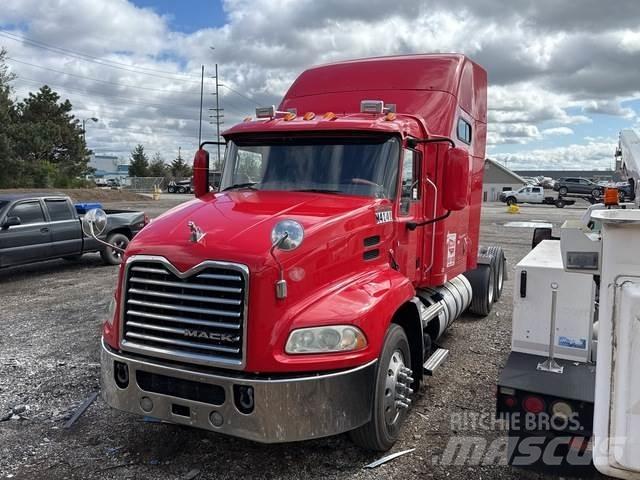 Mack CXU613 Conventional Trucks / Tractor Trucks