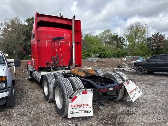 Mack CXU613 Conventional Trucks / Tractor Trucks