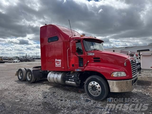Mack CXU613 Conventional Trucks / Tractor Trucks