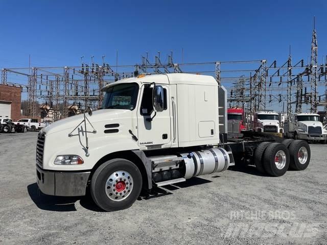 Mack CXU613 Conventional Trucks / Tractor Trucks