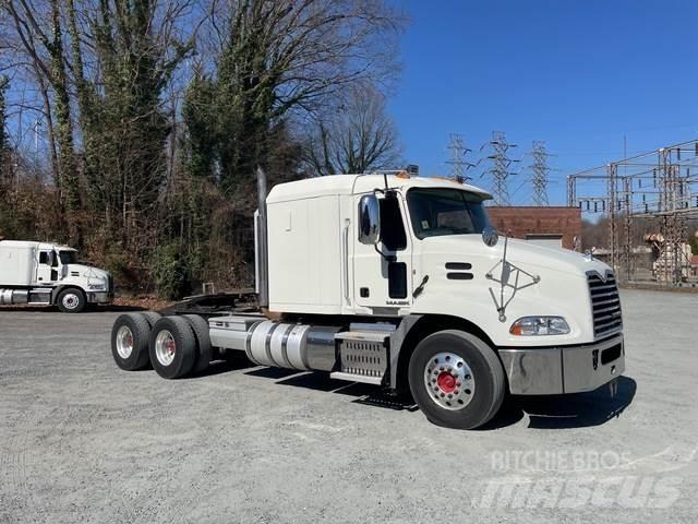 Mack CXU613 Conventional Trucks / Tractor Trucks