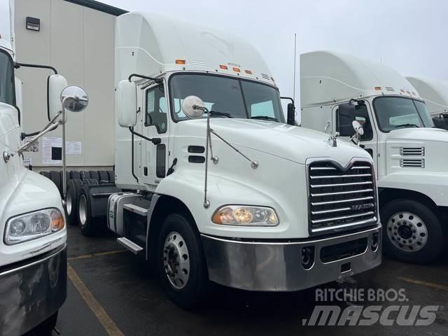 Mack CXU613 Conventional Trucks / Tractor Trucks