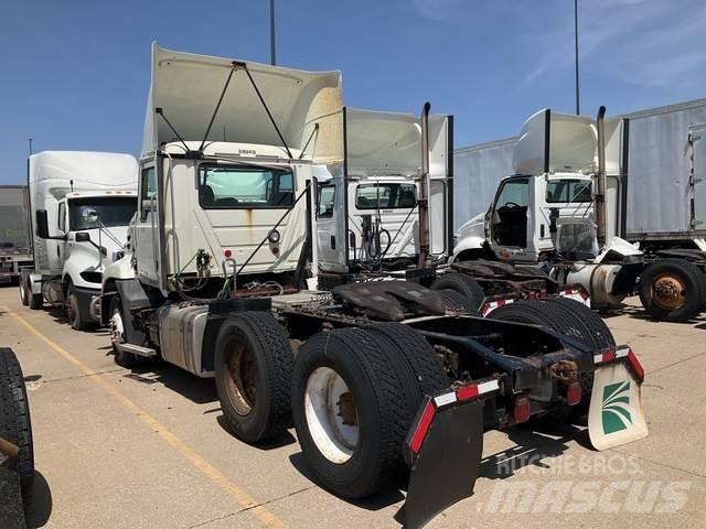 Mack CXU613 Conventional Trucks / Tractor Trucks