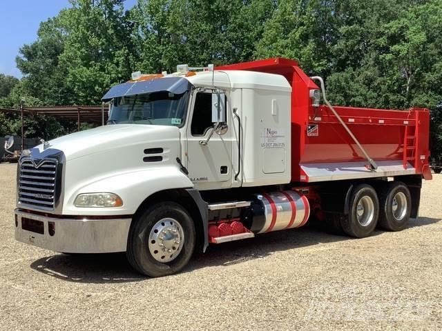Mack CXU613 Dump Trucks