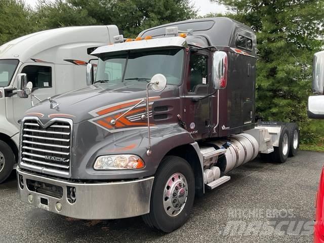 Mack CXU613 Conventional Trucks / Tractor Trucks