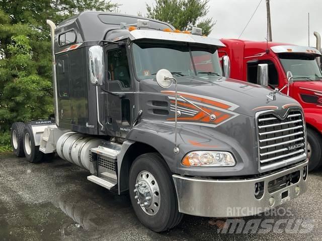 Mack CXU613 Conventional Trucks / Tractor Trucks