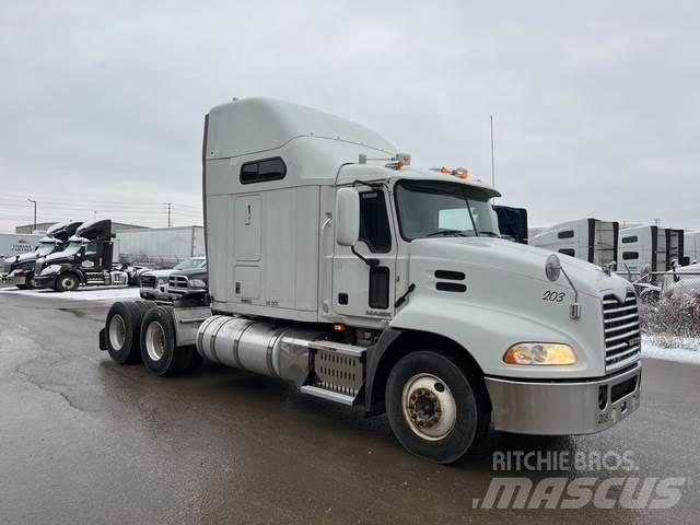 Mack CXU613 Conventional Trucks / Tractor Trucks