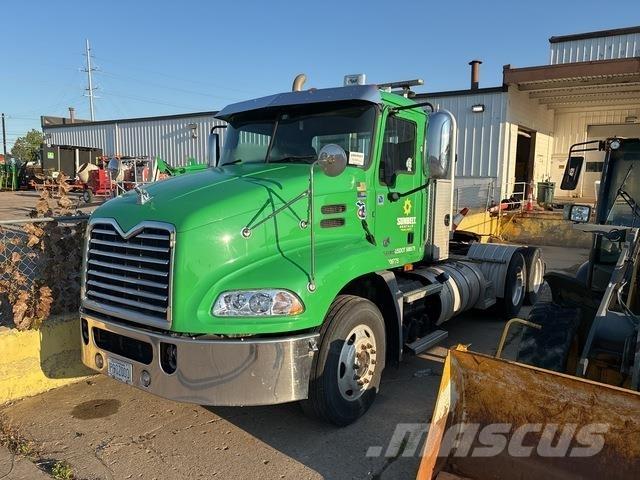 Mack CXU613 Conventional Trucks / Tractor Trucks
