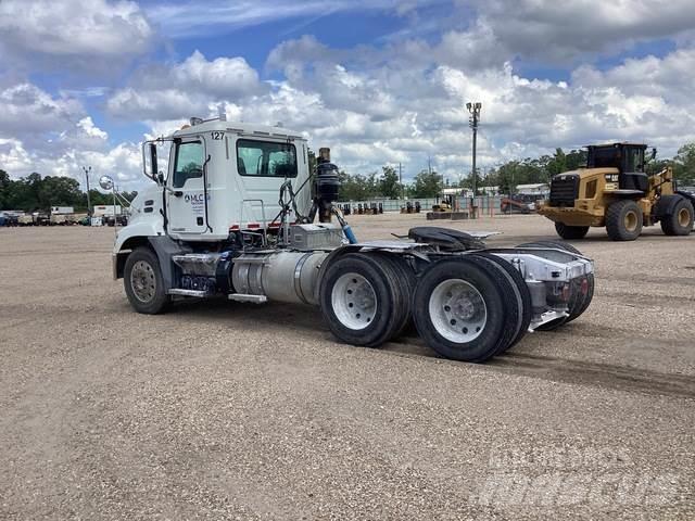 Mack CXU613 Conventional Trucks / Tractor Trucks