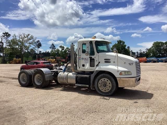 Mack CXU613 Conventional Trucks / Tractor Trucks