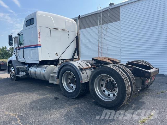 Mack CXU613 Conventional Trucks / Tractor Trucks