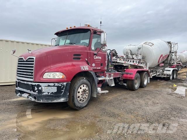 Mack CXU613 Conventional Trucks / Tractor Trucks