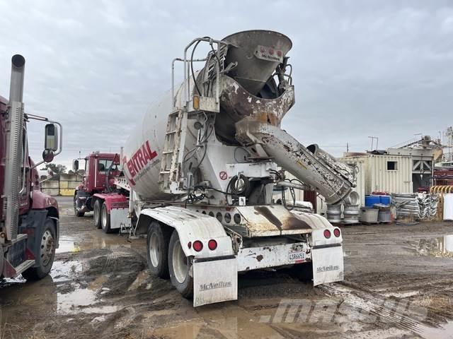 Mack CXU613 Conventional Trucks / Tractor Trucks