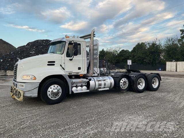 Mack CXU613 Conventional Trucks / Tractor Trucks