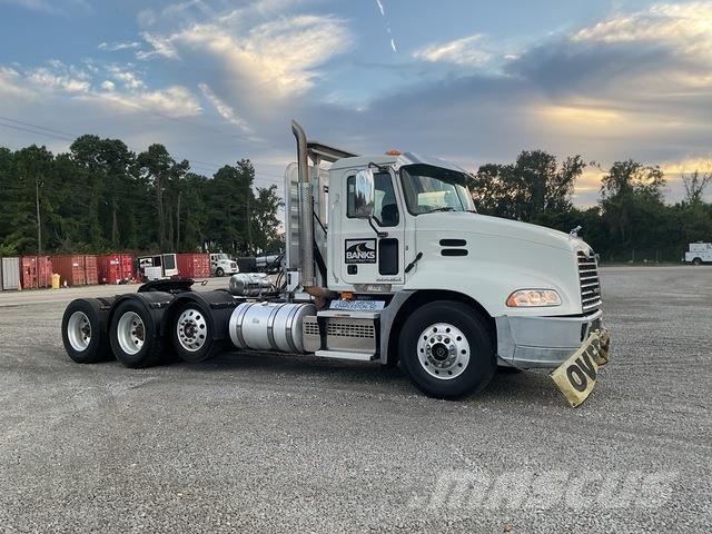 Mack CXU613 Conventional Trucks / Tractor Trucks