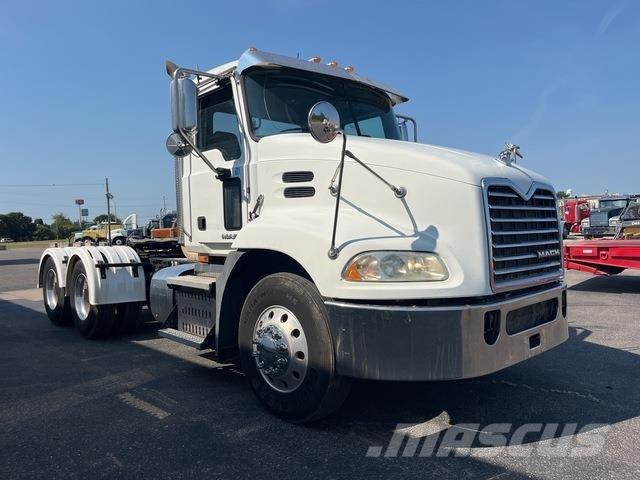 Mack CXU613 Conventional Trucks / Tractor Trucks