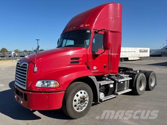 Mack CXU613 Conventional Trucks / Tractor Trucks