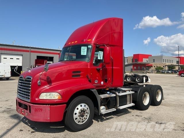 Mack CXU613 Conventional Trucks / Tractor Trucks