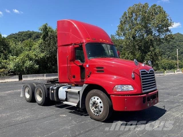 Mack CXU613 Conventional Trucks / Tractor Trucks