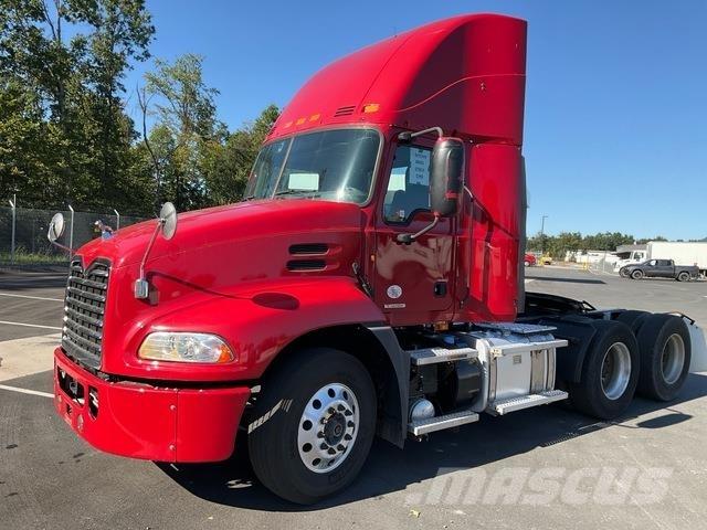 Mack CXU613 Conventional Trucks / Tractor Trucks