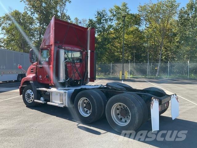 Mack CXU613 Conventional Trucks / Tractor Trucks