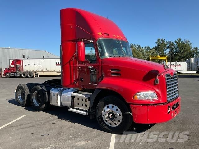 Mack CXU613 Conventional Trucks / Tractor Trucks