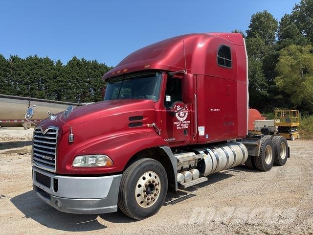 Mack CXU613 Conventional Trucks / Tractor Trucks