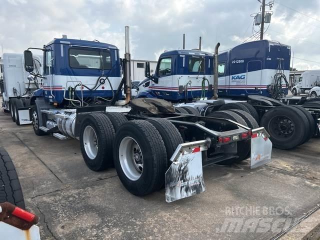 Mack CXU613T Conventional Trucks / Tractor Trucks