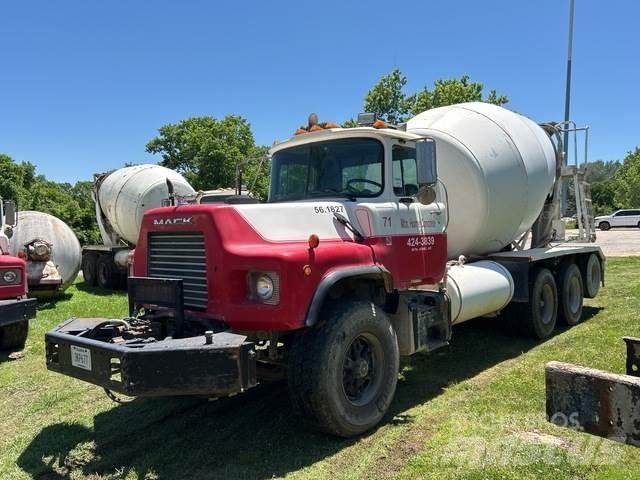 Mack DM600GK Other Trucks