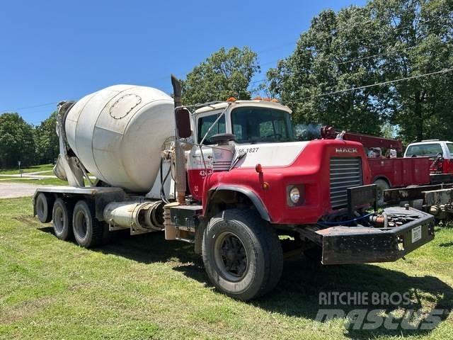 Mack DM600GK Other Trucks