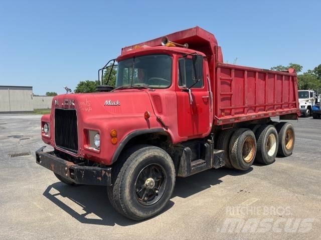 Mack DM685 Tipper trucks