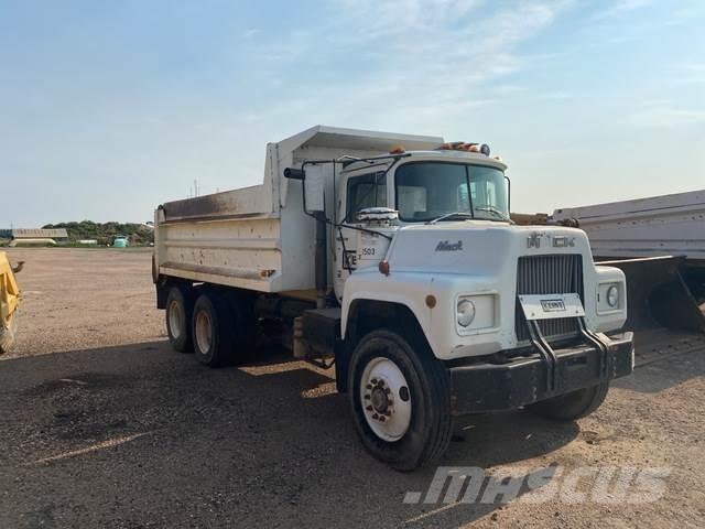 Mack DM686S Dump Trucks