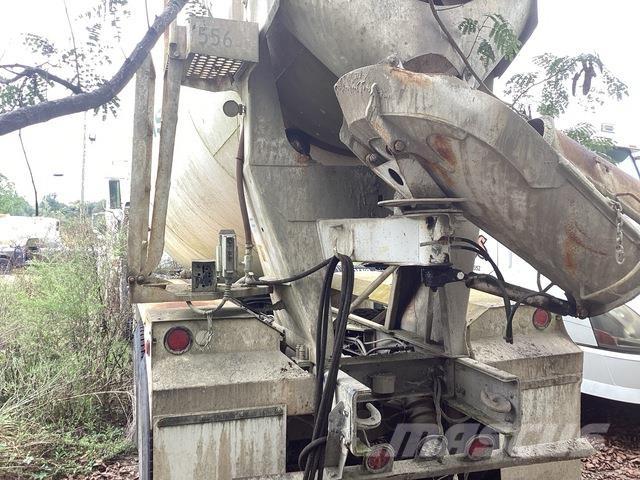 Mack DM690S Other Trucks